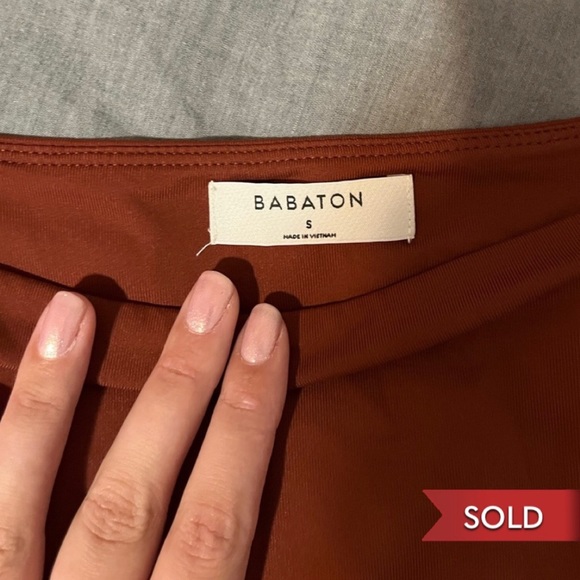 ⭐️BRAND NEW⭐️ Babaton Contour Bodysuit - Picture 1 of 4